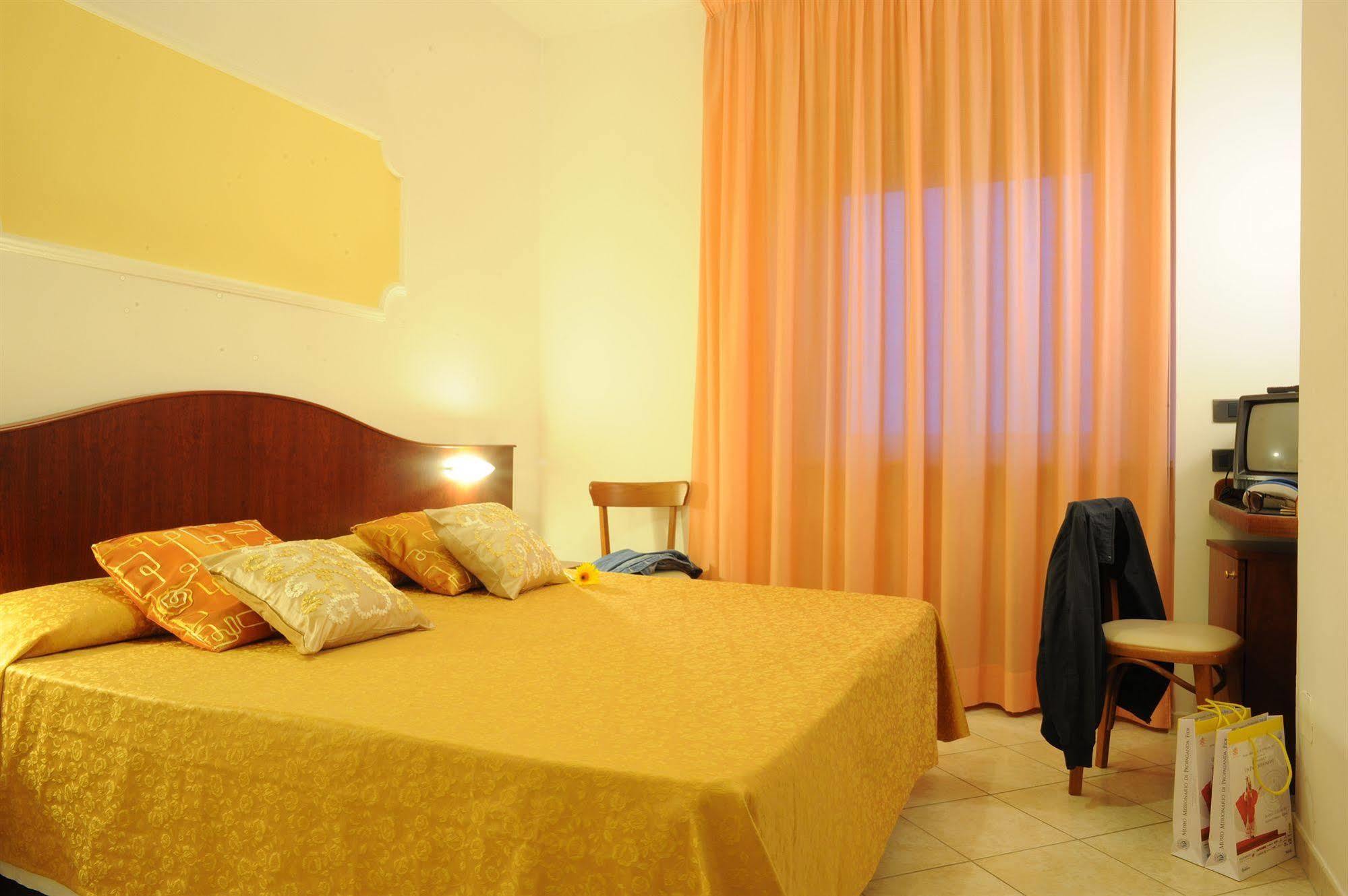 Grifone Hotel Perugia Exterior photo