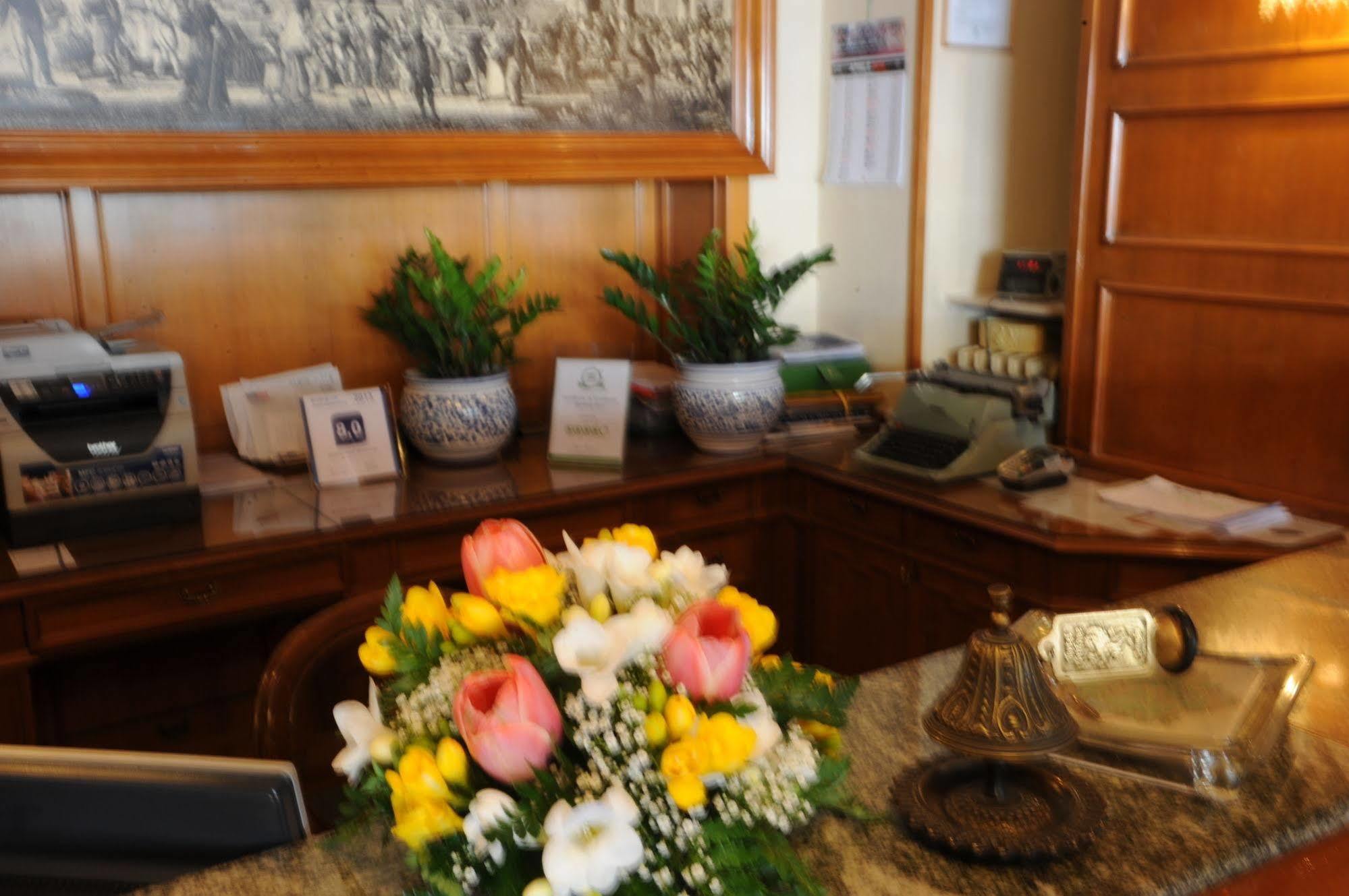 Grifone Hotel Perugia Exterior photo